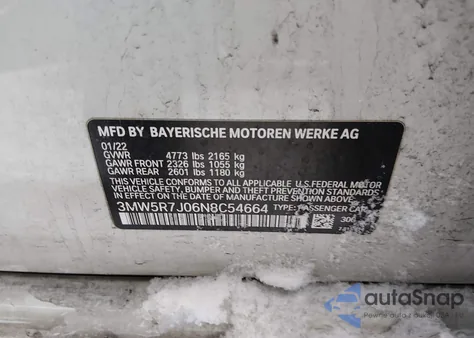 2022 BMW 330I xDrive z USA, uszkodzony, nr VIN 3MW5R7J06N8C54664